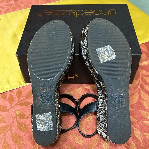 Womens Wedge Sandal - Picture 3 of 3